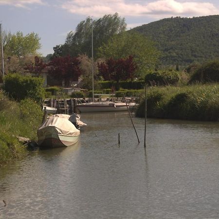 Chalet Sul Trasimeno Сант'Арканджело Экстерьер фото